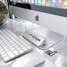 Load image into Gallery viewer, Aluminum USB 3.0 Hub &amp; Card Reader
